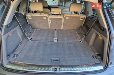 Позашляховик / Кросовер Audi Q7 2010 в 