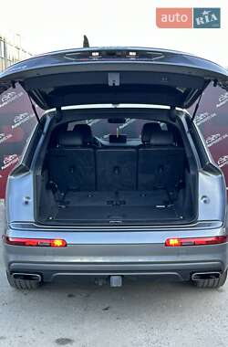 Позашляховик / Кросовер Audi Q7 2016 в 