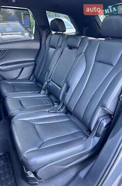 Позашляховик / Кросовер Audi Q7 2016 в 