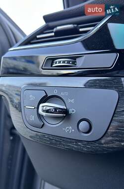 Позашляховик / Кросовер Audi Q7 2016 в 