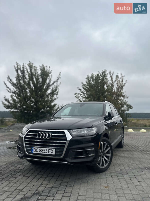 Внедорожник / Кроссовер Audi Q7 2017 в Радивилове