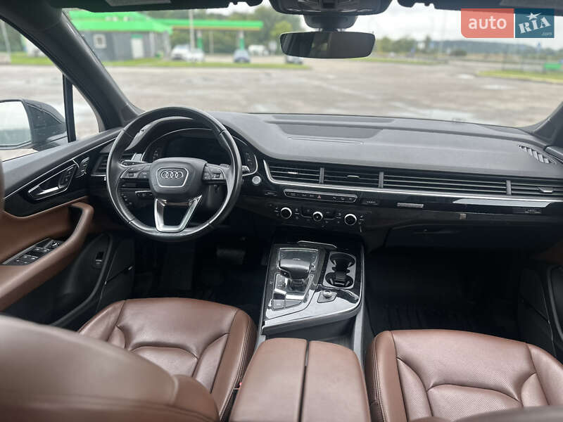 Внедорожник / Кроссовер Audi Q7 2017 в Радивилове