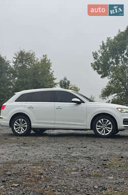 Позашляховик / Кросовер Audi Q7 2018 в 