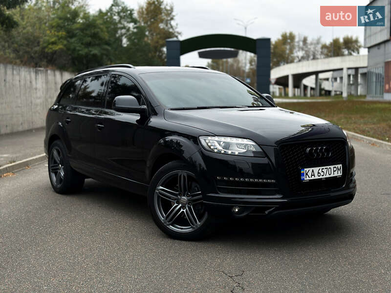 Позашляховик / Кросовер Audi Q7 2014 в 