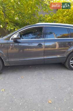 Внедорожник / Кроссовер Audi Q7 2007 в 