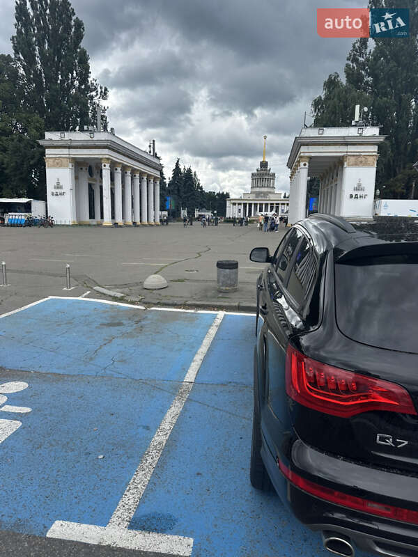 Внедорожник / Кроссовер Audi Q7 2013 в Одессе