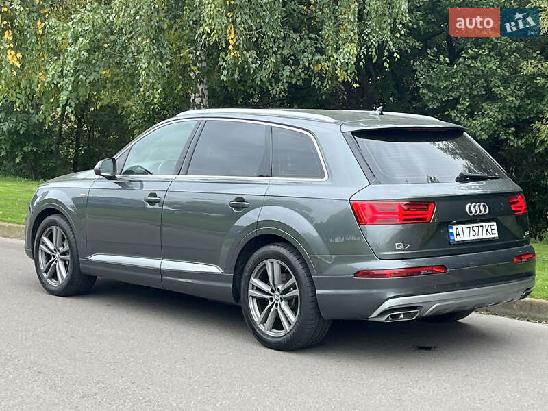 Внедорожник / Кроссовер Audi Q7 2015 в Киеве
