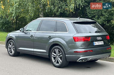 Позашляховик / Кросовер Audi Q7 2015 в 