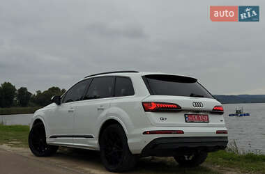 Позашляховик / Кросовер Audi Q7 2020 в 