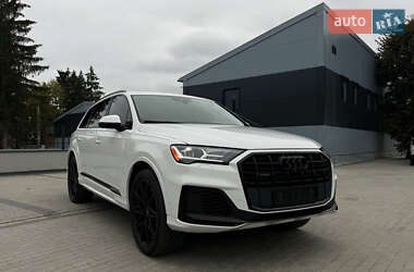 Позашляховик / Кросовер Audi Q7 2020 в 