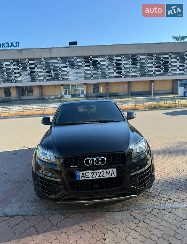 Позашляховик / Кросовер Audi Q7 2014 в 