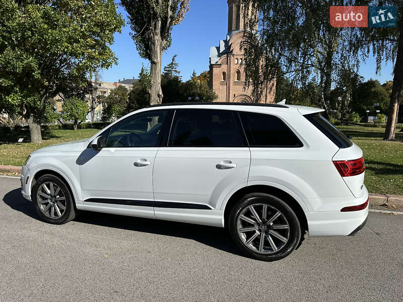 Позашляховик / Кросовер Audi Q7 2019 в Чернігові