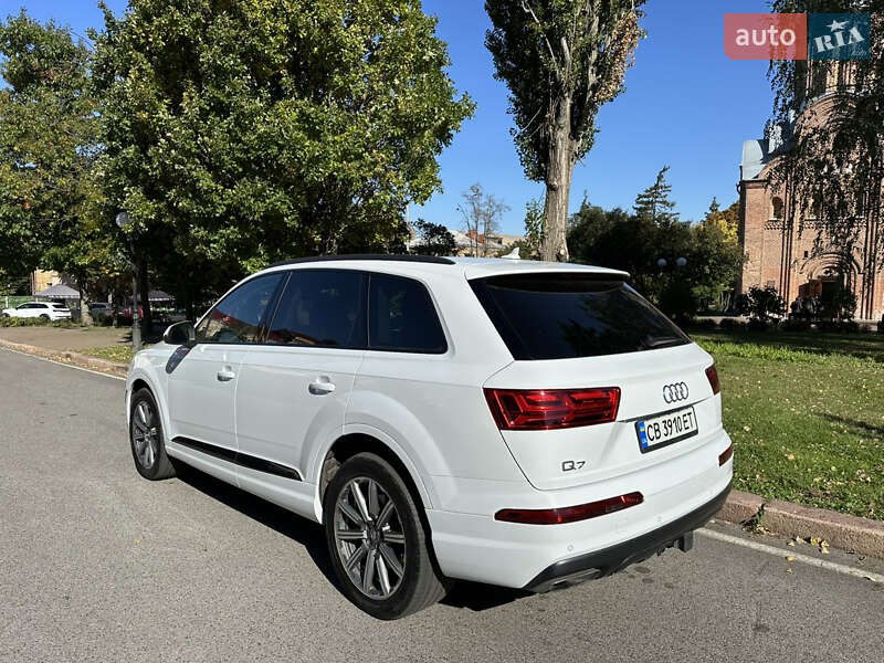 Позашляховик / Кросовер Audi Q7 2019 в Чернігові