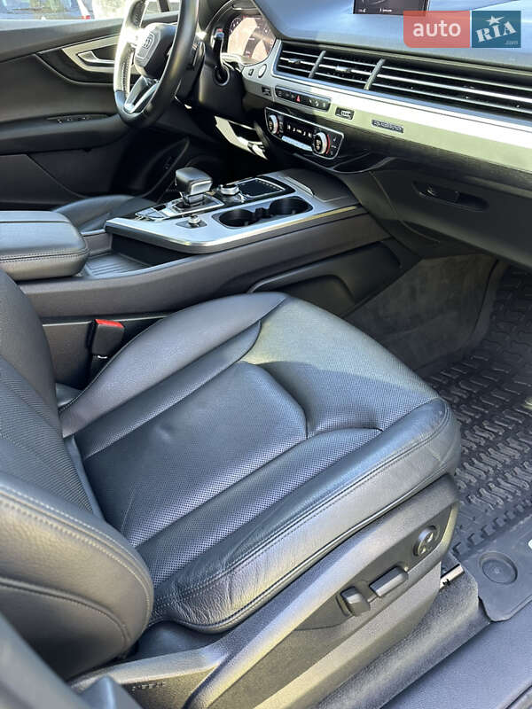 Позашляховик / Кросовер Audi Q7 2019 в Чернігові