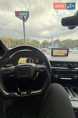Позашляховик / Кросовер Audi Q7 2017 в 