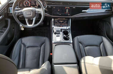 Позашляховик / Кросовер Audi Q7 2020 в 