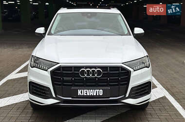 Позашляховик / Кросовер Audi Q7 2019 в 