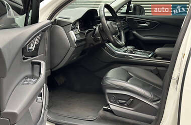 Позашляховик / Кросовер Audi Q7 2019 в 