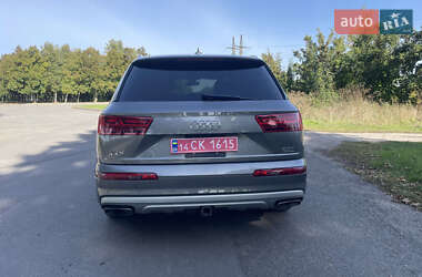 Позашляховик / Кросовер Audi Q7 2017 в  фото 4 Позашляховик / Кросовер Audi Q7 2017 в