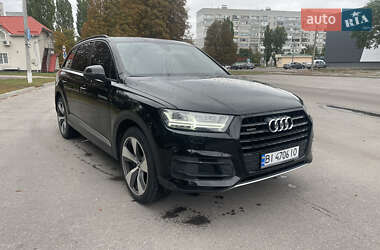 Позашляховик / Кросовер Audi Q7 2015 в 