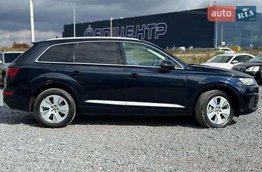 Позашляховик / Кросовер Audi Q7 2016 в 