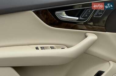 Позашляховик / Кросовер Audi Q7 2016 в 