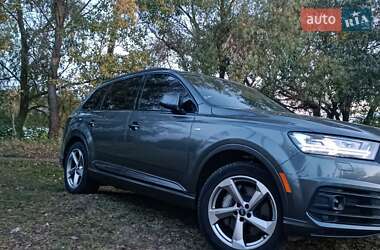 Внедорожник / Кроссовер Audi Q7 2017 в 