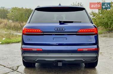 Позашляховик / Кросовер Audi Q7 2020 в 