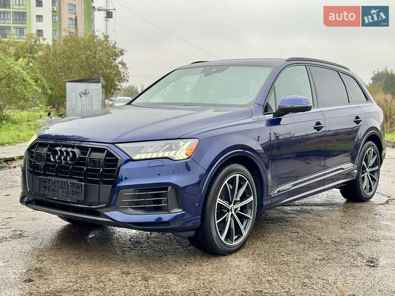 Позашляховик / Кросовер Audi Q7 2020 в 
