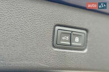 Позашляховик / Кросовер Audi Q7 2020 в 