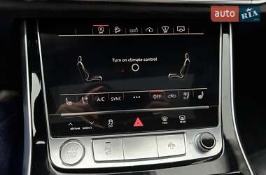Позашляховик / Кросовер Audi Q7 2020 в 