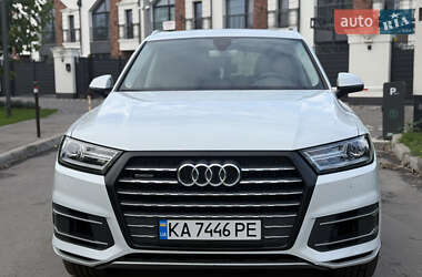 Позашляховик / Кросовер Audi Q7 2016 в 