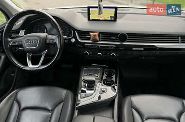 Позашляховик / Кросовер Audi Q7 2016 в 