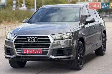 Внедорожник / Кроссовер Audi Q7 2017 в 