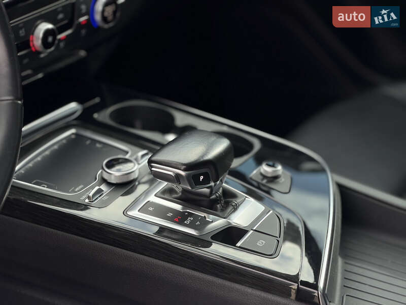 Позашляховик / Кросовер Audi Q7 2017 в Запоріжжі