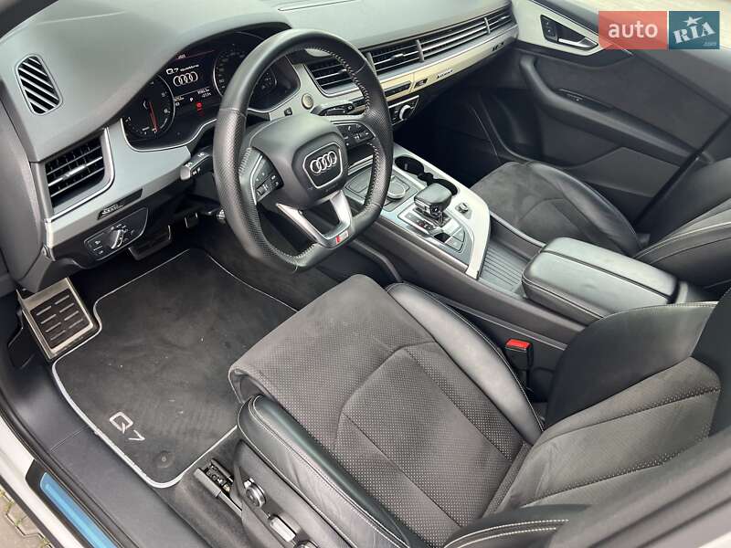 Позашляховик / Кросовер Audi Q7 2018 в Києві