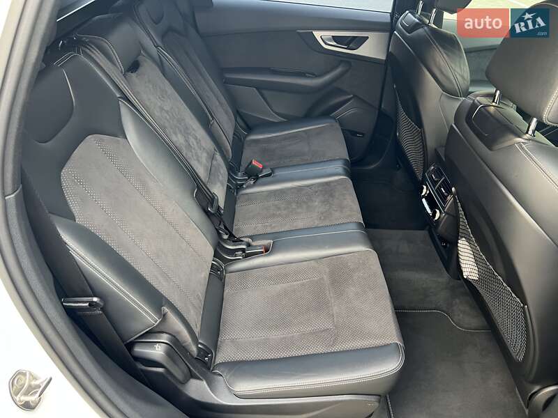 Позашляховик / Кросовер Audi Q7 2018 в Києві