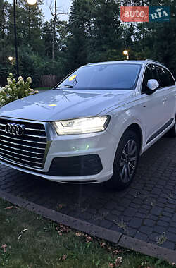 Внедорожник / Кроссовер Audi Q7 2017 в 