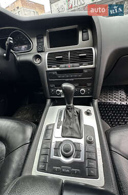 Внедорожник / Кроссовер Audi Q7 2007 в 