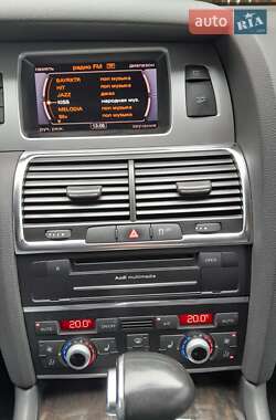 Позашляховик / Кросовер Audi Q7 2013 в 