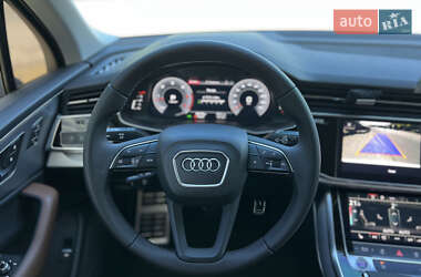 Внедорожник / Кроссовер Audi Q7 2021 в 