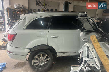 Внедорожник / Кроссовер Audi Q7 2015 в 