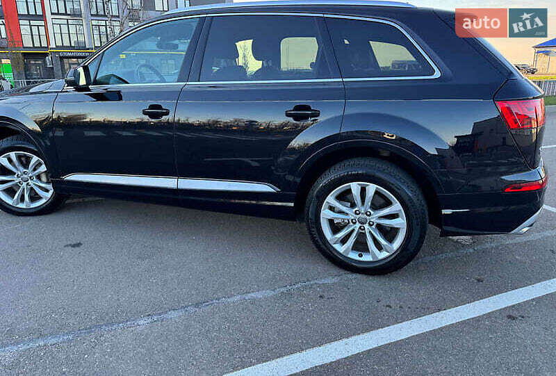 Внедорожник / Кроссовер Audi Q7 2017 в Киеве