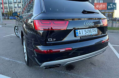 Внедорожник / Кроссовер Audi Q7 2017 в 
