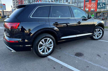 Внедорожник / Кроссовер Audi Q7 2017 в 