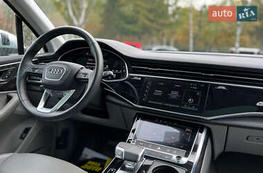 Внедорожник / Кроссовер Audi Q7 2022 в 