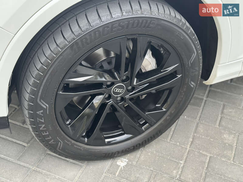 Внедорожник / Кроссовер Audi Q7 2020 в Днепре
