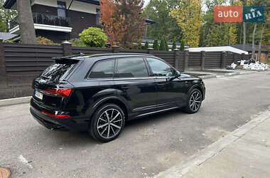 Внедорожник / Кроссовер Audi Q7 2020 в 