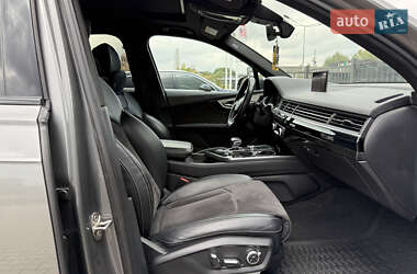 Позашляховик / Кросовер Audi Q7 2016 в 