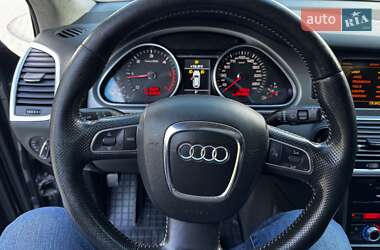 Позашляховик / Кросовер Audi Q7 2010 в 